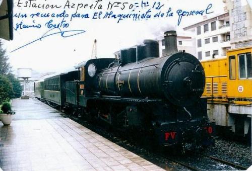 La locomotora FV50 sirvió en la línea Ponferrada-Villablino, aunque ahora arrastre el tren turístico de Azpeitia. Foto: Marino Castro.